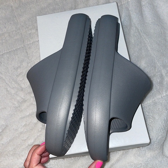 NWT J/SLIDES SQUISH Grey EVA Sandal - Picture 14 of 15